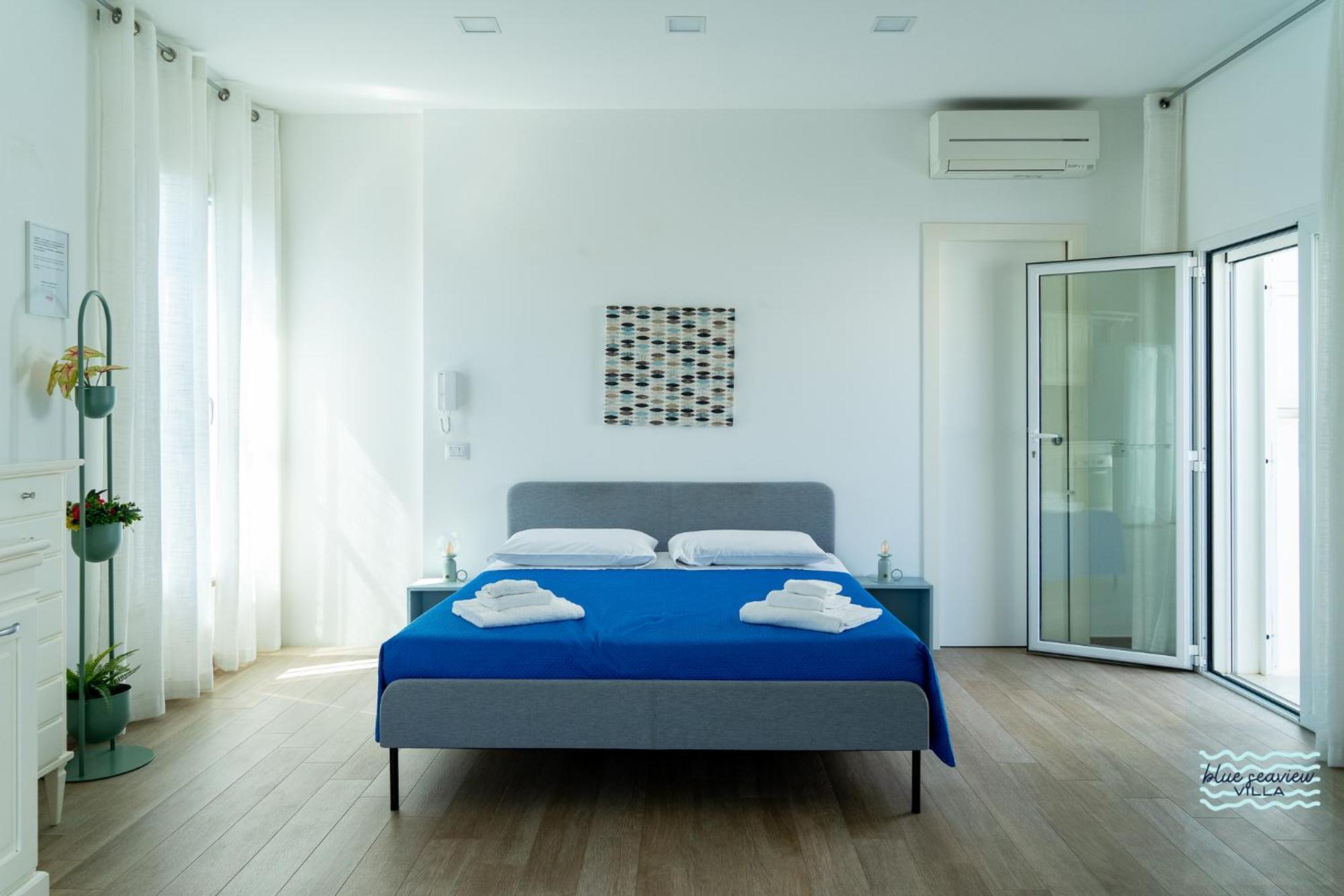 Blue Seaview Apartment